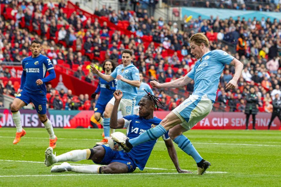 回顾:感谢抽象的雅克松!足总杯疲惫曼城艰难淘汰蓝军,瓜帅目标双冠王