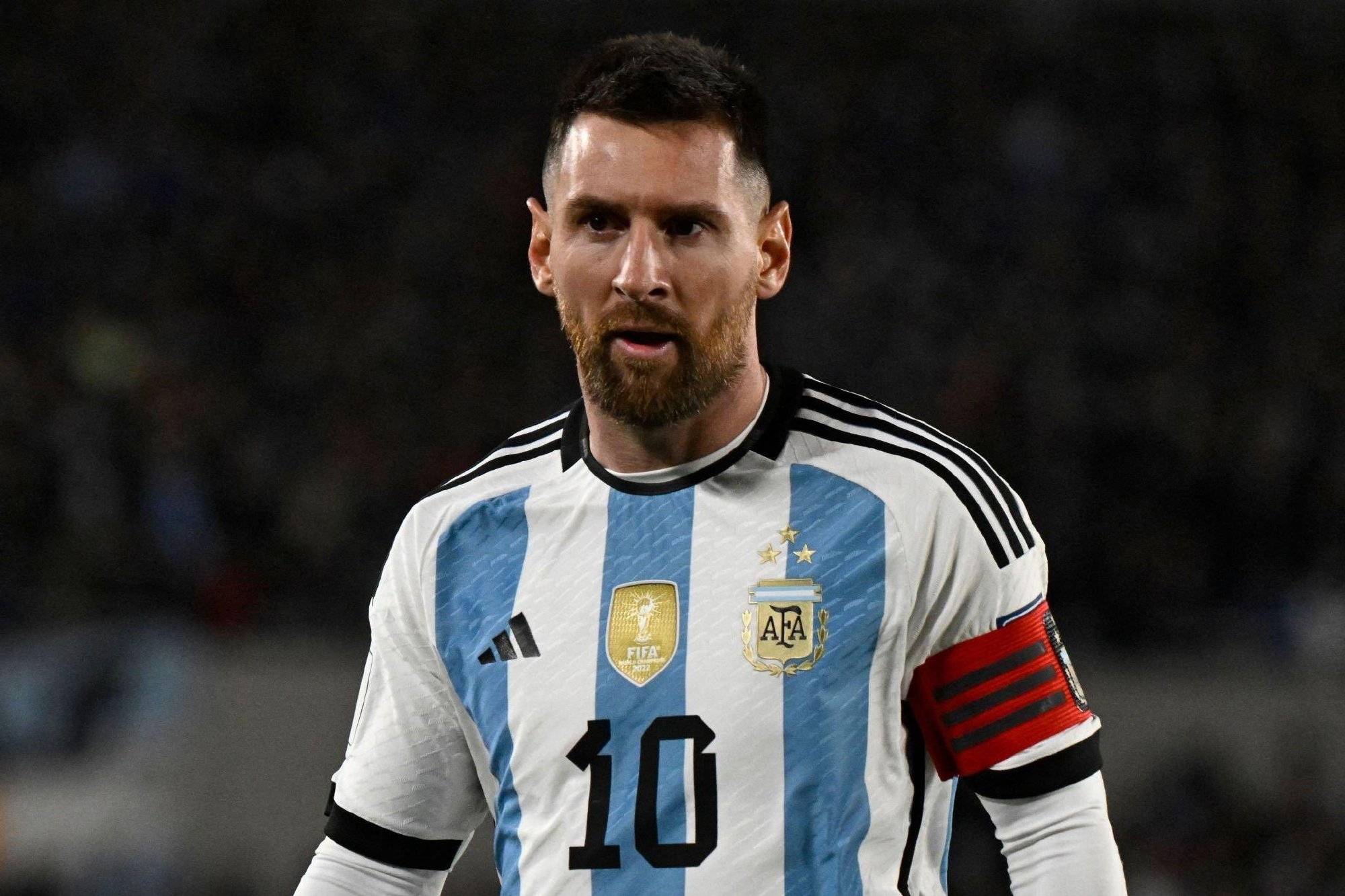 名宿：C罗晚上躺在床上，可能会希望跟梅西一样厉害！